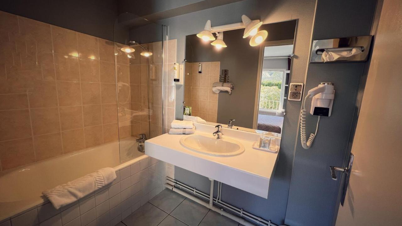 Tarnac Logis Hotel Restaurant Des Voyageurs מראה חיצוני תמונה