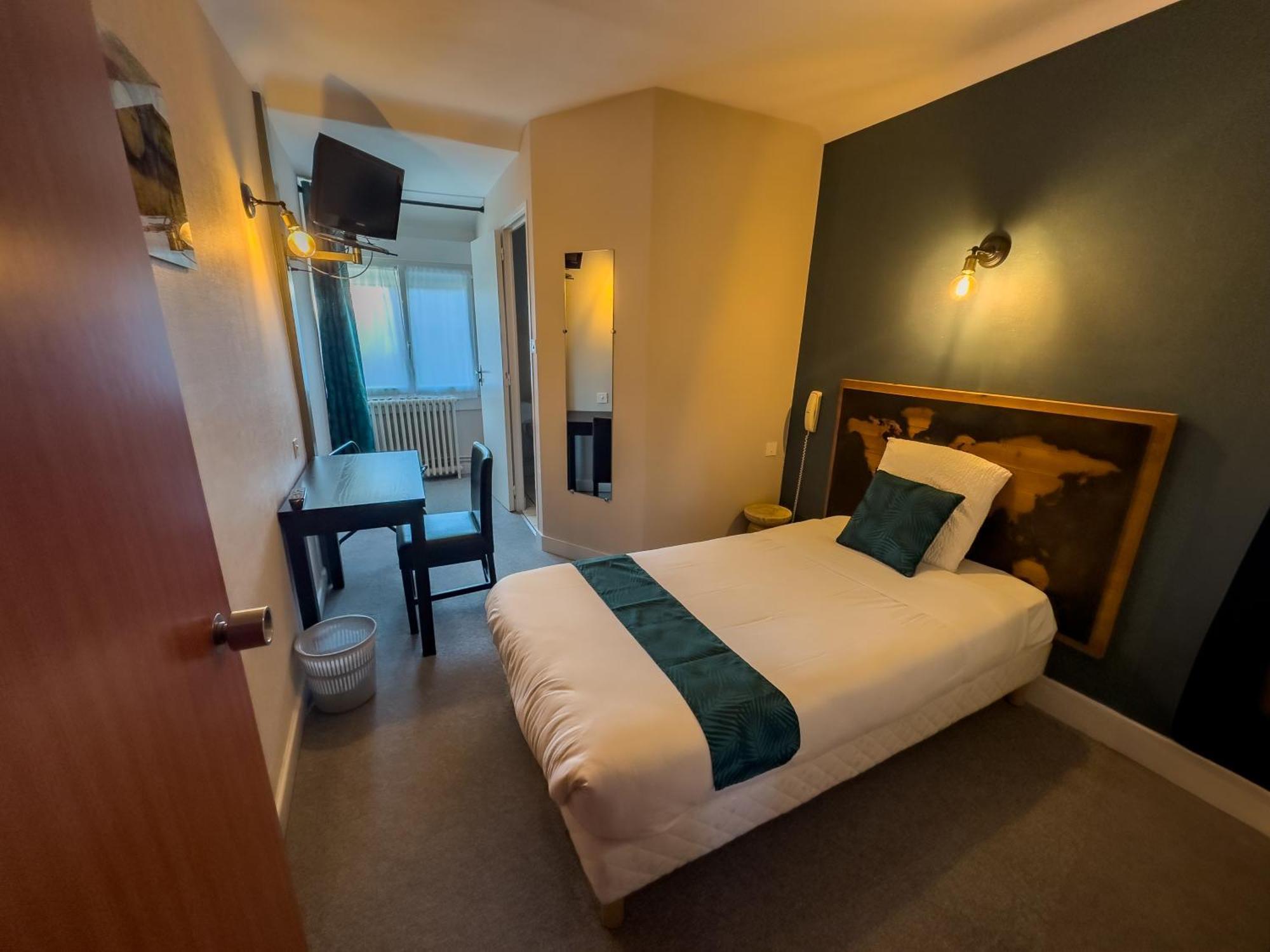 Tarnac Logis Hotel Restaurant Des Voyageurs מראה חיצוני תמונה