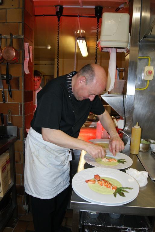 Tarnac Logis Hotel Restaurant Des Voyageurs מראה חיצוני תמונה