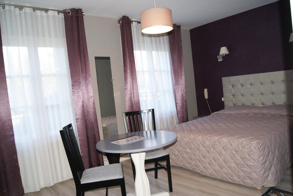 Tarnac Logis Hotel Restaurant Des Voyageurs מראה חיצוני תמונה